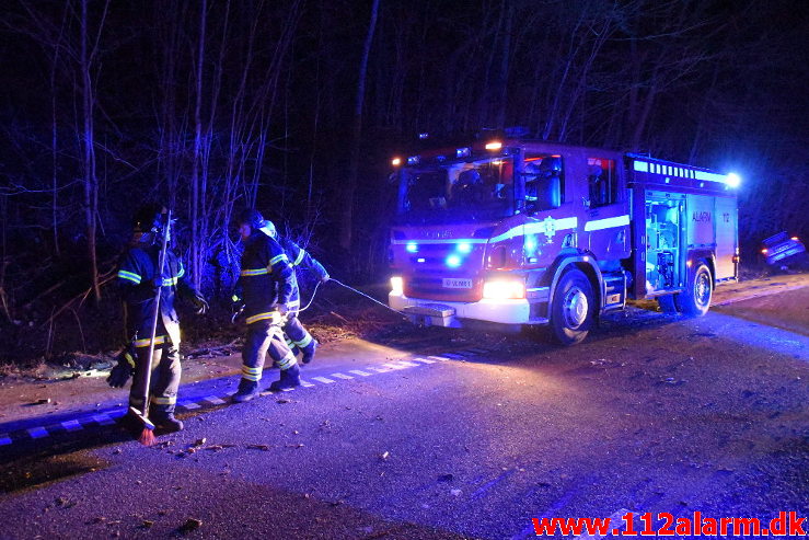 Pludselig lå der et træ tværs over vejen. Koldingvej ved Vejle. 11/01-2020. Kl. 17:54.