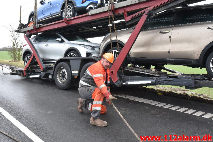 Autotransporter fra Polen tabte sin hænger. Kolding Landevej ved Fredericia. 23/01-2020. Kl. 7:00.