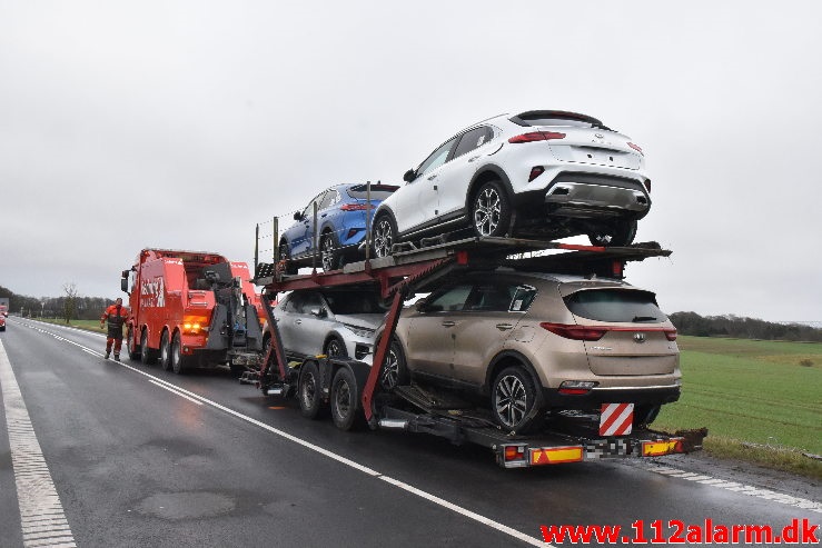 Autotransporter fra Polen tabte sin hænger. Kolding Landevej ved Fredericia. 23/01-2020. Kl. 7:00.