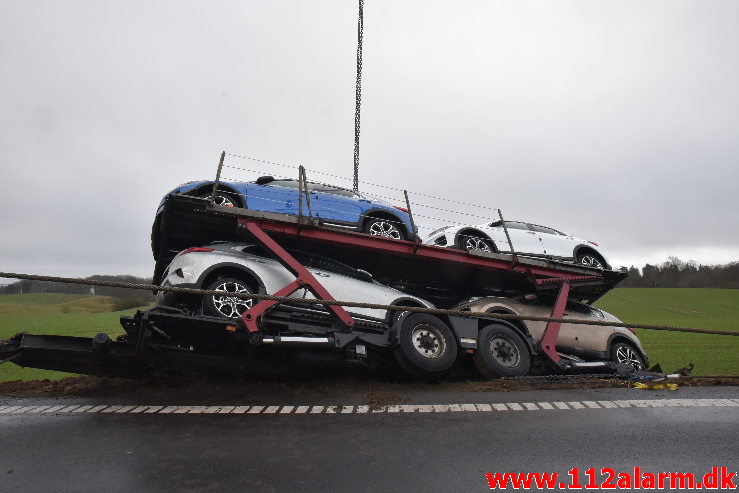 Autotransporter fra Polen tabte sin hænger. Kolding Landevej ved Fredericia. 23/01-2020. Kl. 7:00.