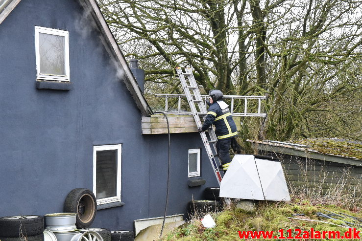 Brand i Villa. Fløjstrupvej i Vindelev. 24/01-2020. Kl. 14:31.