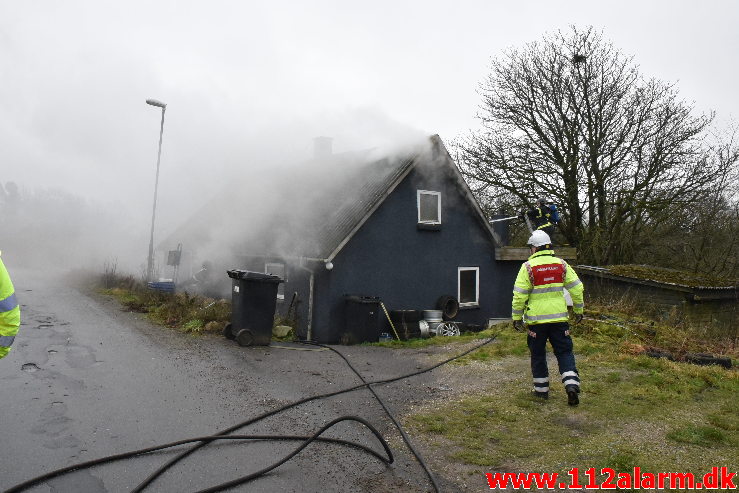 Brand i Villa. Fløjstrupvej i Vindelev. 24/01-2020. Kl. 14:31.