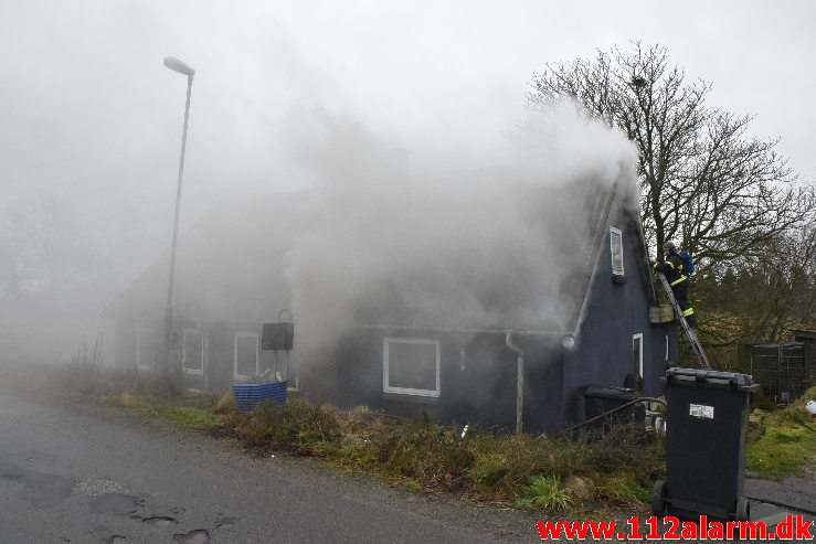 Brand i Villa. Fløjstrupvej i Vindelev. 24/01-2020. Kl. 14:31.