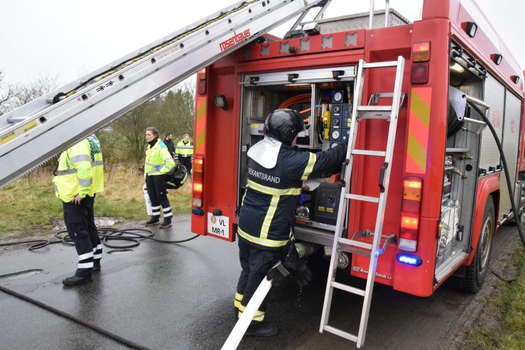 Brand i Villa. Fløjstrupvej i Vindelev. 24/01-2020. Kl. 14:31.