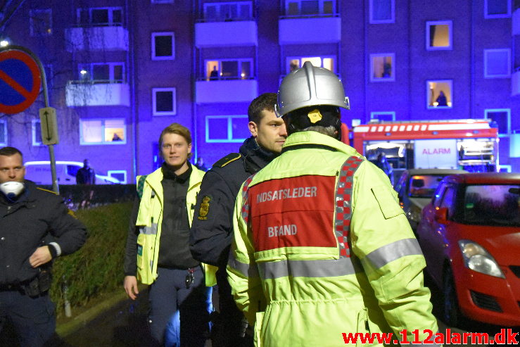 Ild i Etageejendom. Svendsgade i Vejle. 26/01-2020. Kl. 21:32.