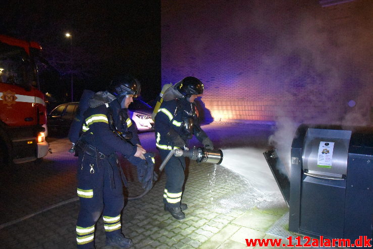 Brand i Container. Grønnedalen på Søndermanken. 31/12-2019. Kl 22:12.