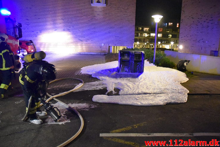 Brand i Container. Grønnedalen på Søndermanken. 31/12-2019. Kl 22:12.