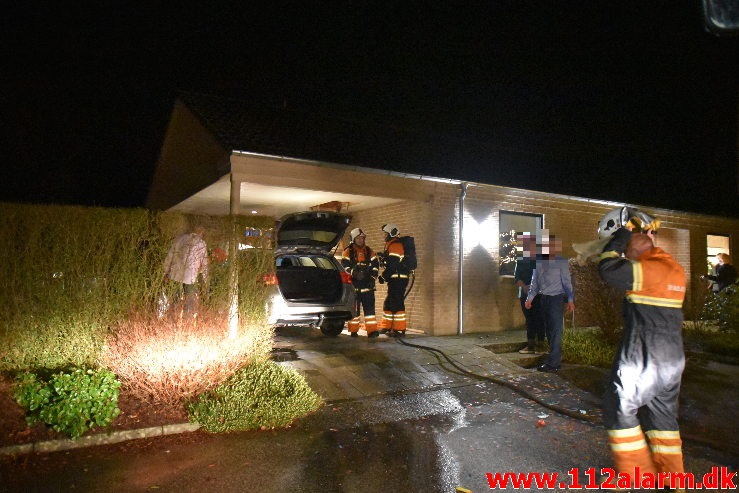 Brand Bil under tag. Storedalsvej i Bredsten. 31/12-2019. Kl. 22:35.