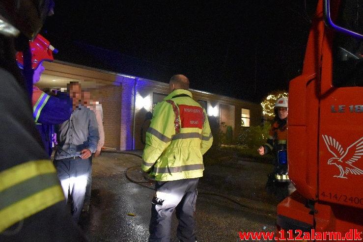 Brand Bil under tag. Storedalsvej i Bredsten. 31/12-2019. Kl. 22:35.