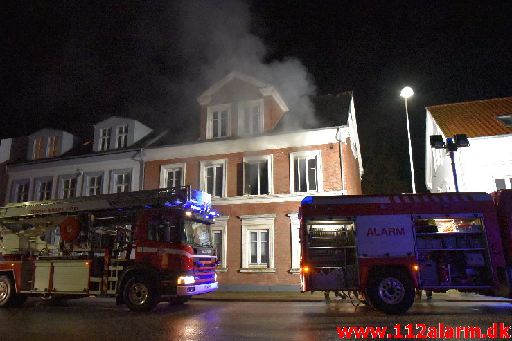 Ild i Etageejendom. Vesterbrogade 33 i Vejle. 19/02-2020. Kl. 21:55.