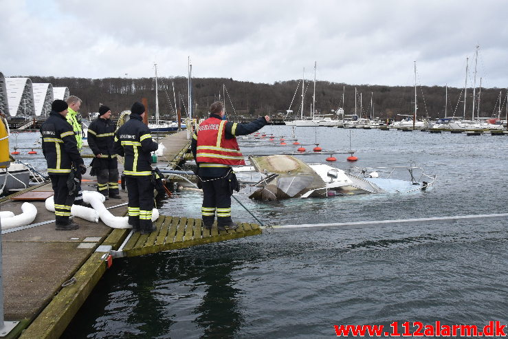 Trekantbrand med til at redde båd. Vejle Lystbådehavn på Stævnen. 22/02-2020. Kl. 13:28.