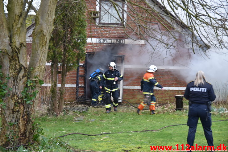 Brand i Villa. Ballevej ved Bredsten. 24/02-2020. Kl. 16:37.