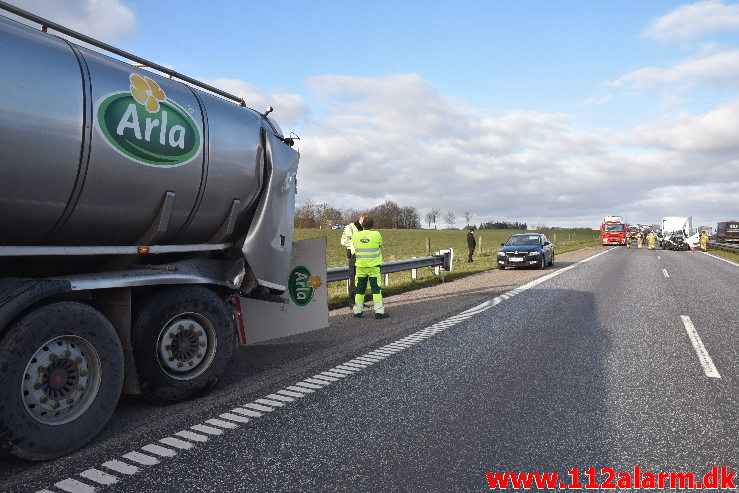 Bilbrand i det fri. Motorvejen ved DTC ved Vejle. 16/03-2020. Kl. 16:05.