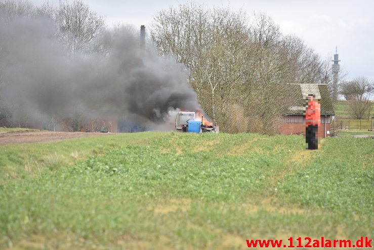 Brand i Landbrugsredskab. Karensdalvej ved Haraldskær. 18/03-2020. Kl. 14:32.