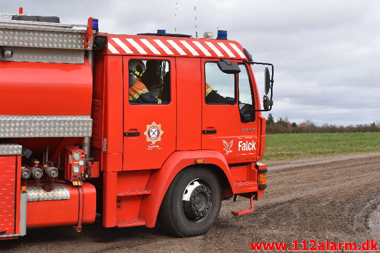 Brand i Landbrugsredskab. Karensdalvej ved Haraldskær. 18/03-2020. Kl. 14:32.