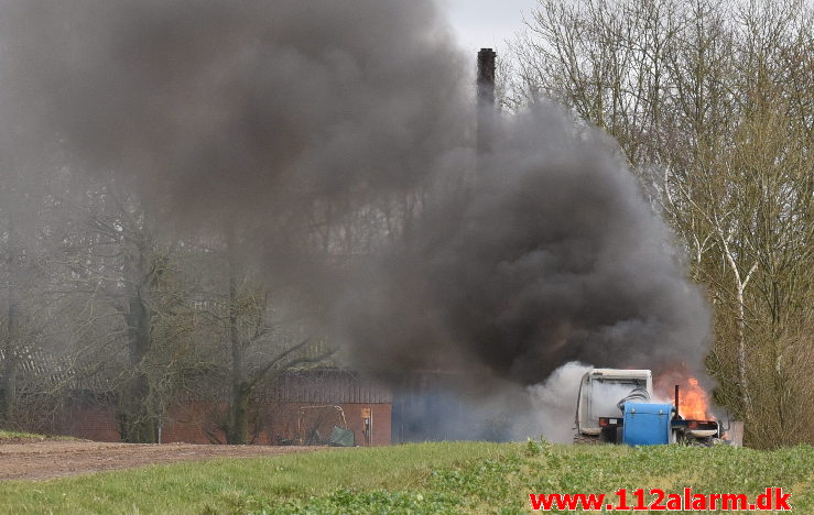 Brand i Landbrugsredskab. Karensdalvej ved Haraldskær. 18/03-2020. Kl. 14:32.