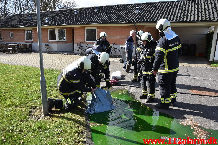 Større Kemikalie udslip. Lindestræde i Vejle. 19/03-2020. KL. 12:00.