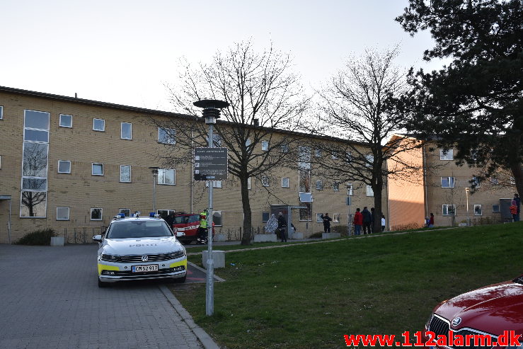 Bygn.brand-Etageejendom. Løget Center 77 i Vejle. 20/03-2020. Kl. 17:43.