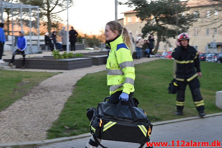 Bygn.brand-Etageejendom. Løget Center 77 i Vejle. 20/03-2020. Kl. 17:43.