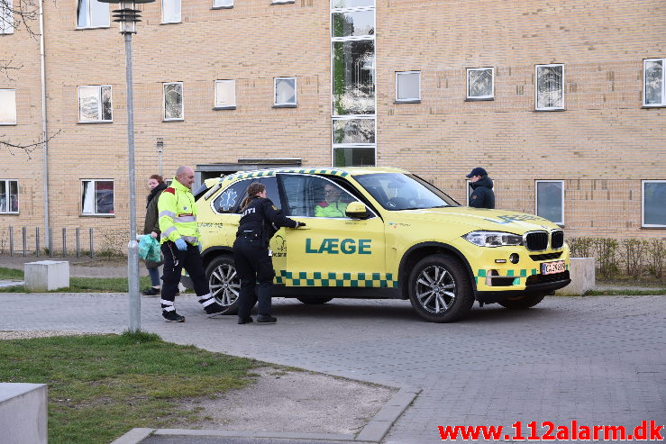 Bygn.brand-Etageejendom. Løget Center 77 i Vejle. 20/03-2020. Kl. 17:43.