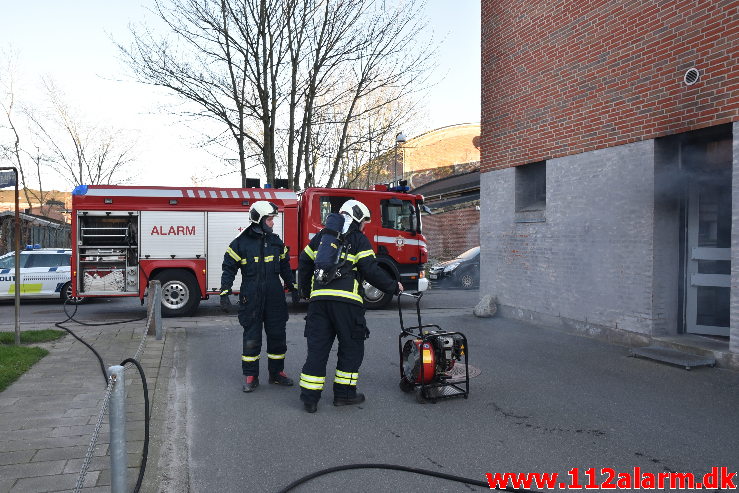 Brand i tørretumbler. Valdemarsgade 36 i Vejle. 21/03-2020. Kl. 17:33.