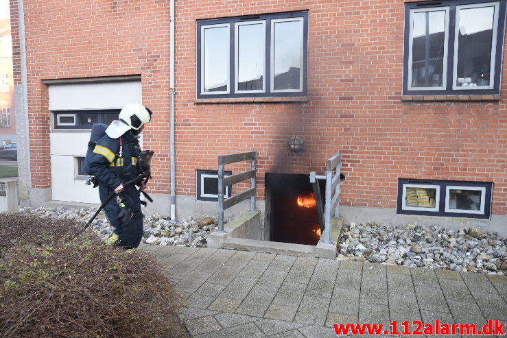 Brand i tørretumbler. Valdemarsgade 36 i Vejle. 21/03-2020. Kl. 17:33.