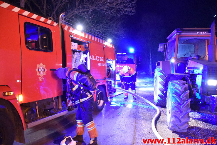 Laden stod i flammer. Hesselballevej ved Egtved. 27/03-2020. Kl. 19:52.