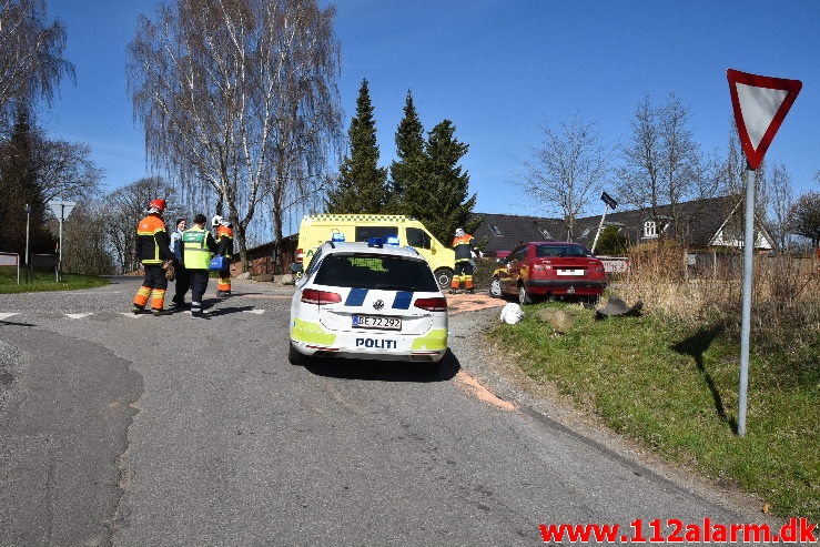 Mindre forurening. Fåruphusvej - Gl. Viborgvej ved Jelling. 10/04-2020. Kl. 14:14.