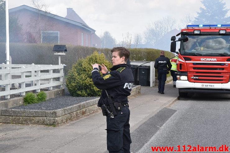 Voldsom brand i udhus. Tiufkærvej i Smidstrup. 13/04-2020. Kl. 15:01.