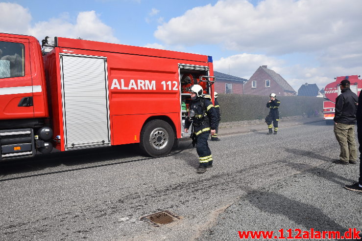 Voldsom brand i udhus. Tiufkærvej i Smidstrup. 13/04-2020. Kl. 15:01.