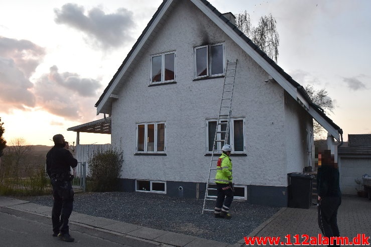 Ild i Villa/Rækkehus. Ømkulevej i vejle. 13/04-2020. KL 20:20.