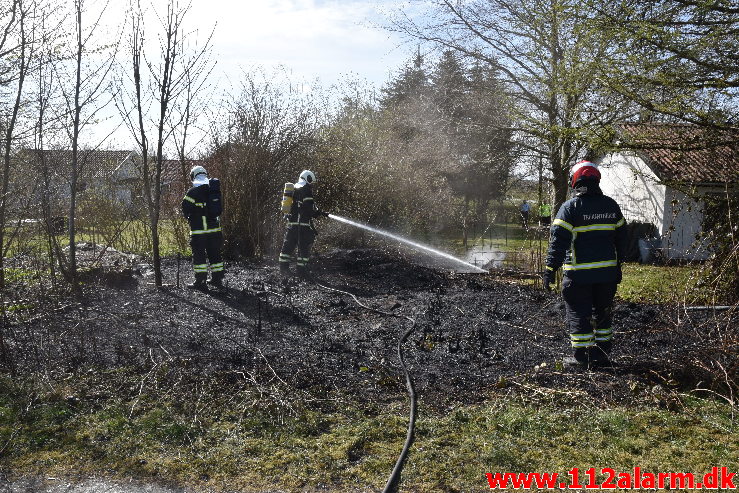 Mindre naturbrand. Jellingvej i Jelling. 14/04-2020. Kl. 15:14.