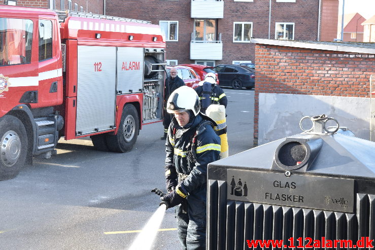 Brand i et eller andet. Egevang på Søndermarken. 17/04-2020. Kl. 17:41.