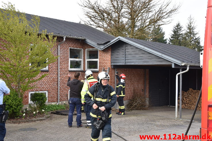 Brand i Villa. Gyvelvej i Vejle. 24/04-2020. Kl. 08:20.