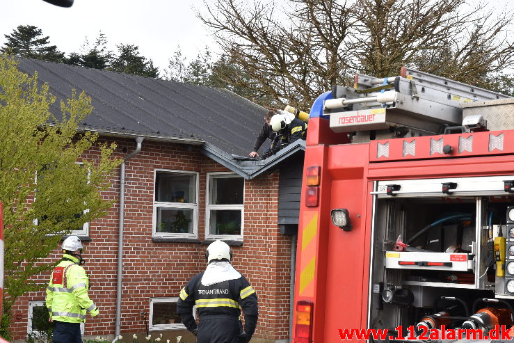 Brand i Villa. Gyvelvej i Vejle. 24/04-2020. Kl. 08:20.