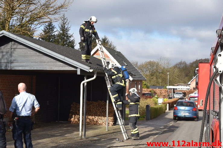 Brand i Villa. Gyvelvej i Vejle. 24/04-2020. Kl. 08:20.