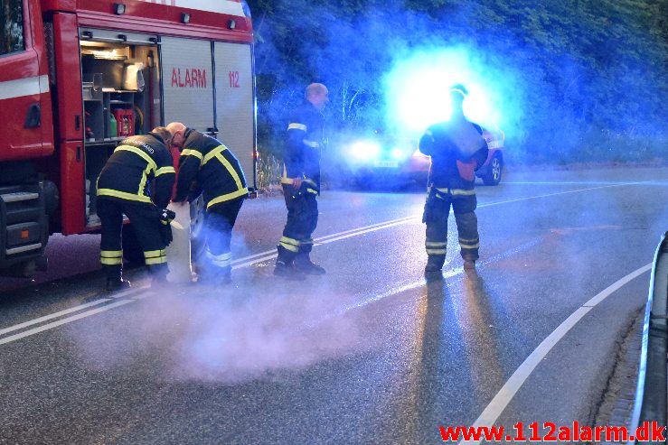 Han røg hen over autoværnet. Jellingvej i Vejle. 05/05-2020. Kl. 21:19.