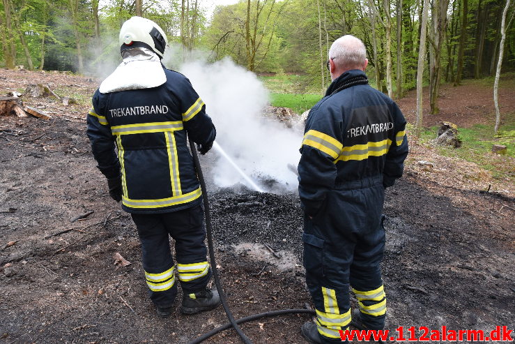 Mindre Naturbrand. Skovgade i Jelling. 07/05-2020. Kl. 20:18.