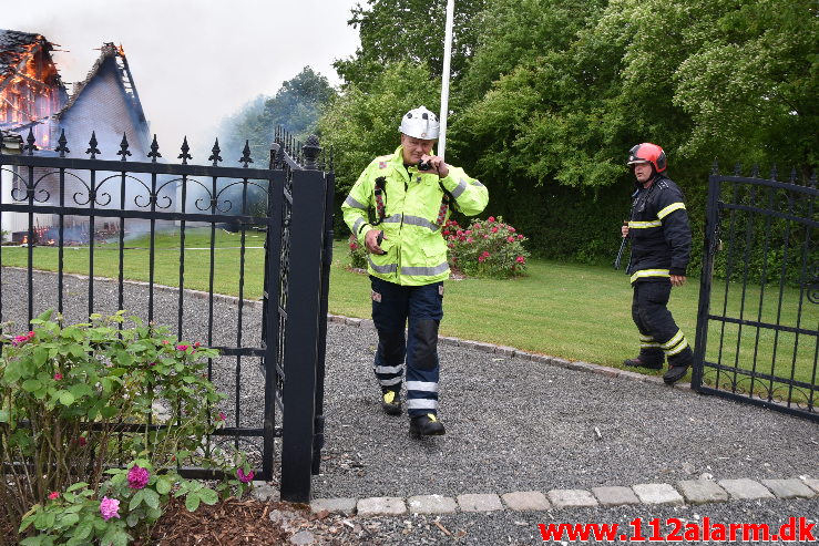 Voldsomt brand i Villa. Møllehusvej i Grejs. 12/06-2020. Kl. 18:34.