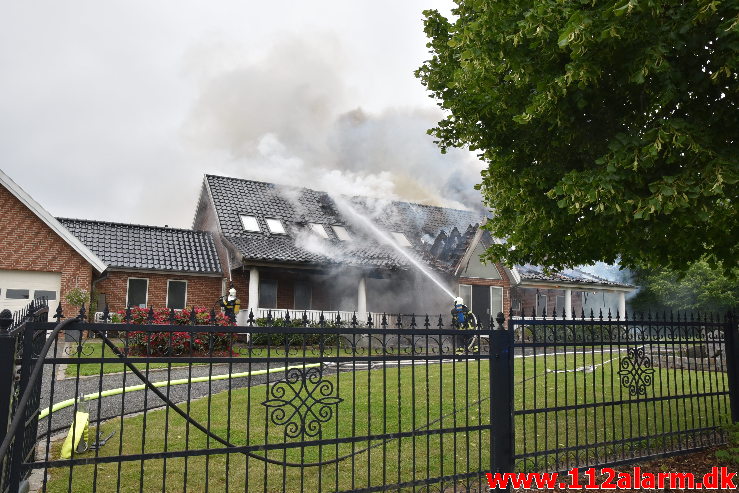 Voldsomt brand i Villa. Møllehusvej i Grejs. 12/06-2020. Kl. 18:34.