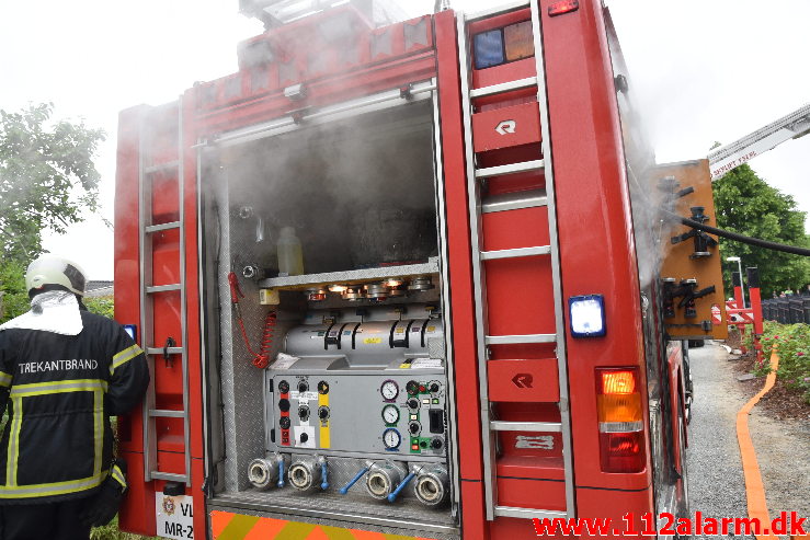 Voldsomt brand i Villa. Møllehusvej i Grejs. 12/06-2020. Kl. 18:34.