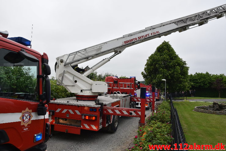 Voldsomt brand i Villa. Møllehusvej i Grejs. 12/06-2020. Kl. 18:34.