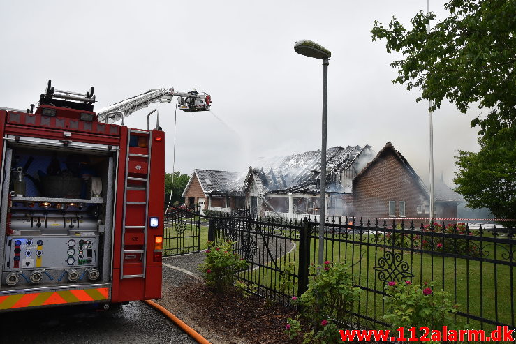 Voldsomt brand i Villa. Møllehusvej i Grejs. 12/06-2020. Kl. 18:34.