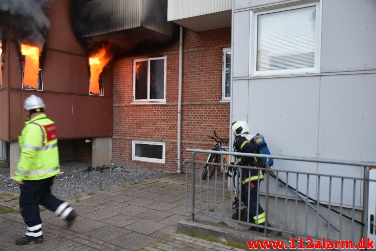 Voldsom brand i lejlighed. Haraldsgade 23 i Vejle. 16/06-2020. KL. 22:14.