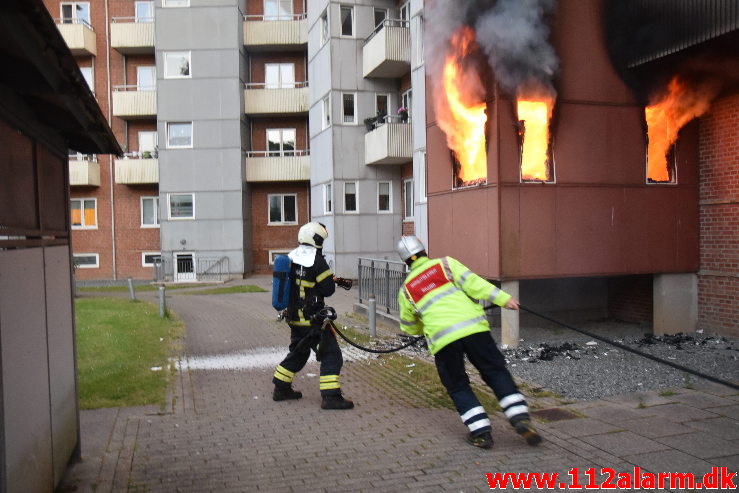 Voldsom brand i lejlighed. Haraldsgade 23 i Vejle. 16/06-2020. KL. 22:14.