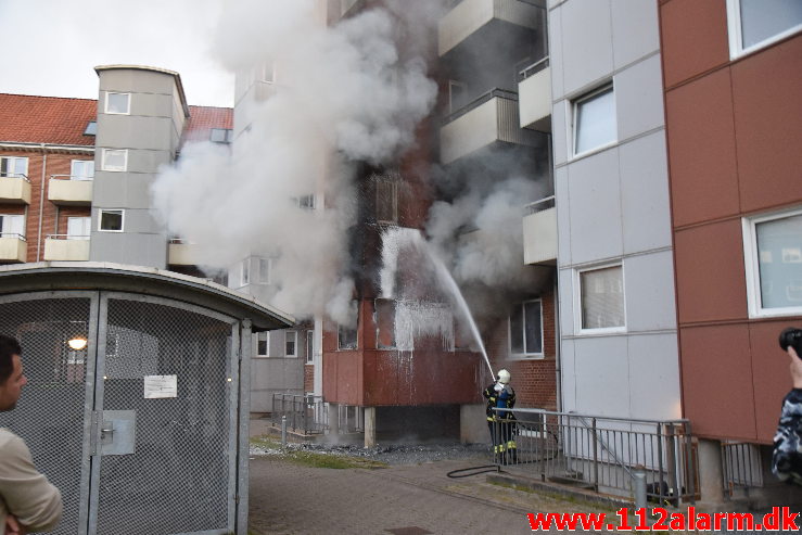 Voldsom brand i lejlighed. Haraldsgade 23 i Vejle. 16/06-2020. KL. 22:14.