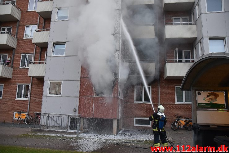 Voldsom brand i lejlighed. Haraldsgade 23 i Vejle. 16/06-2020. KL. 22:14.