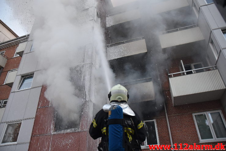 Voldsom brand i lejlighed. Haraldsgade 23 i Vejle. 16/06-2020. KL. 22:14.