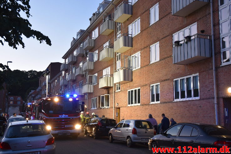 Voldsom brand i lejlighed. Haraldsgade 23 i Vejle. 16/06-2020. KL. 22:14.