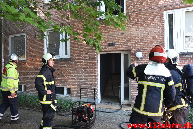 Ild i Etageejendom . Ribe Landevej 11 i Vejle. 25/06-2020. Kl. 10:02